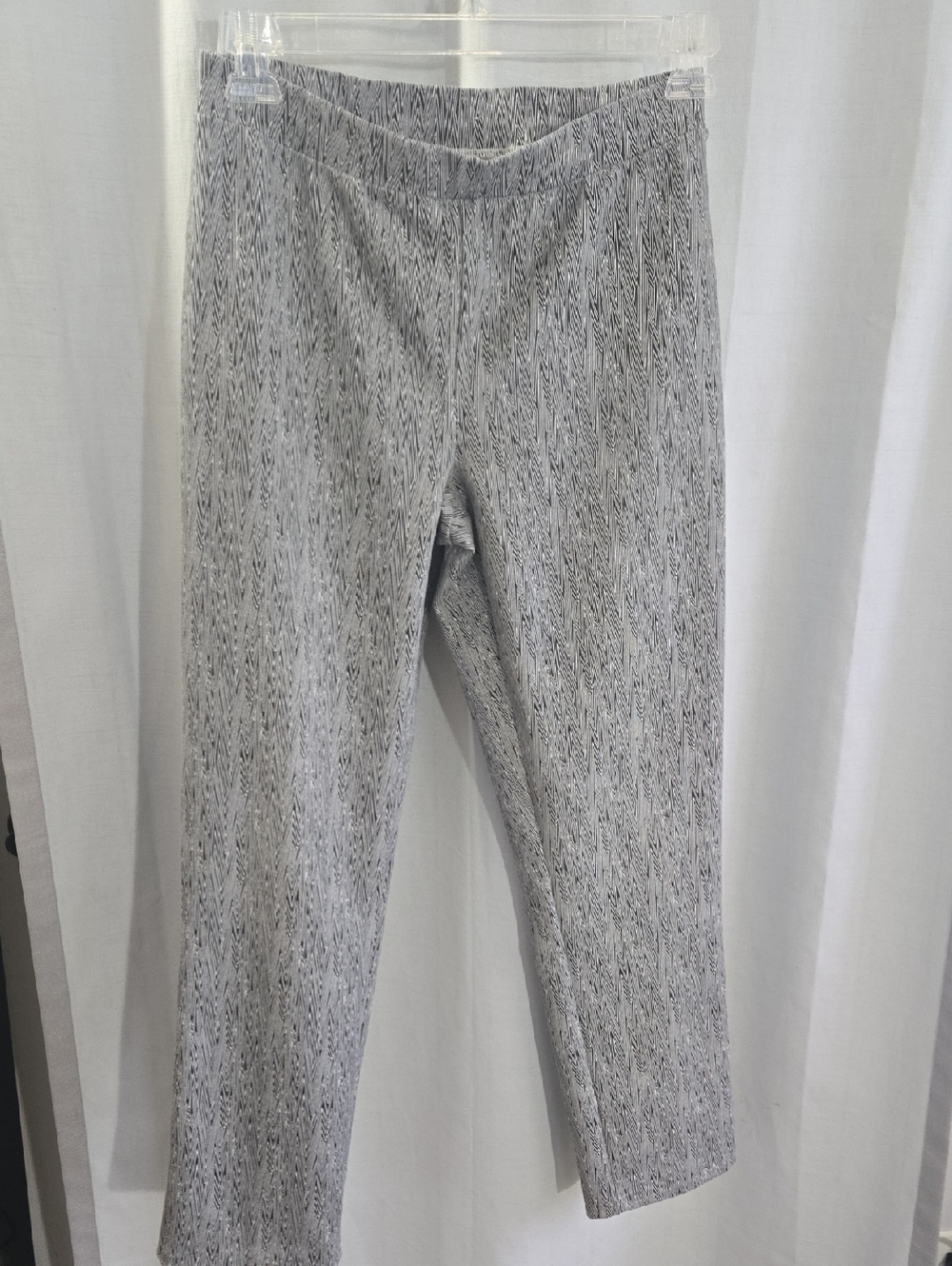 Chico's WEEKENDS Black and White Geometric Knit Leggings